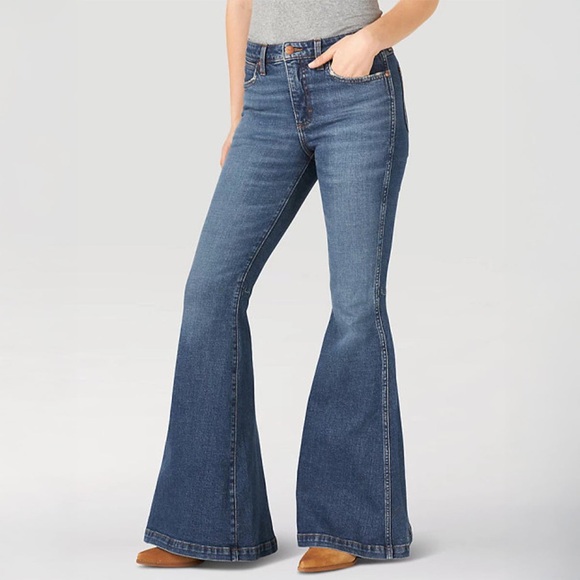 Wrangler Retro Bailey High Rise Flare Jean in Paige Wash - 1011MPFKP - Picture 7 of 7